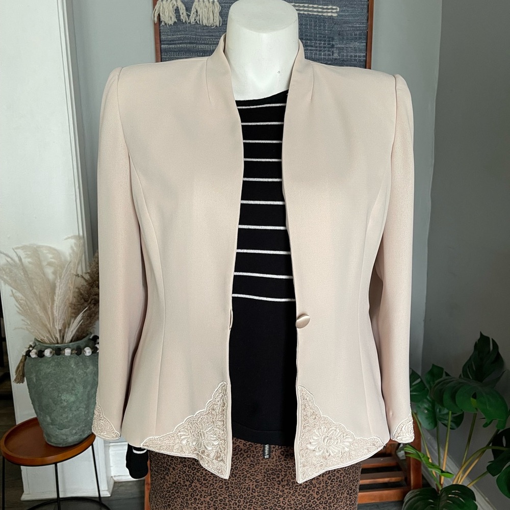 TALBOTS women jacket blazer Sz 16 beige with lace.